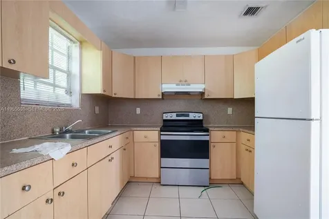 415 N 60th Way Hollywood FL 33024