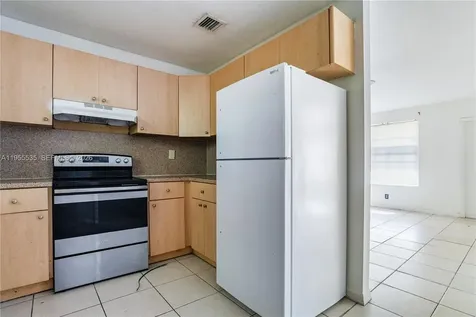 415 N 60th Way Hollywood FL 33024