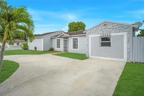 19897 NW 62nd Avenue Hialeah FL 33015