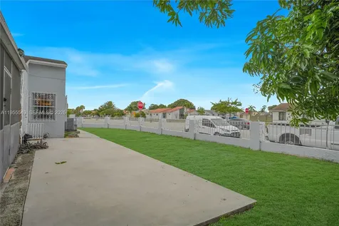 19897 NW 62nd Avenue Hialeah FL 33015