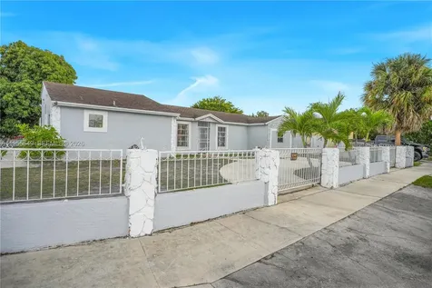19897 NW 62nd Avenue Hialeah FL 33015