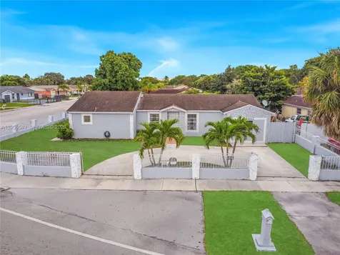 19897 NW 62nd Avenue Hialeah FL 33015
