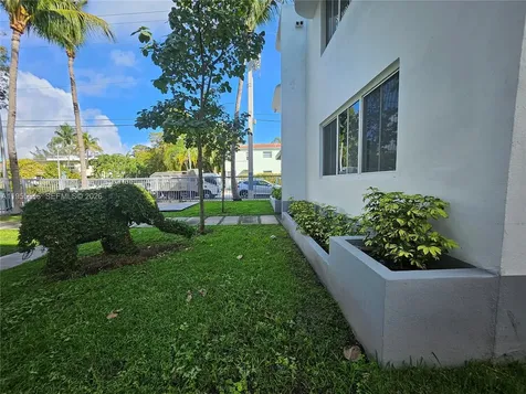 557 Michigan Avenue Miami Beach FL 33139