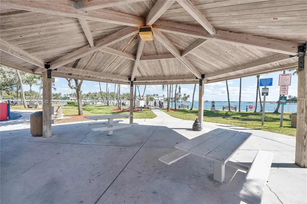 2639 N Riverside Drive Pompano Beach FL 33062