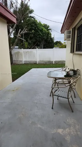 11401 SW 57th Street Miami FL 33173
