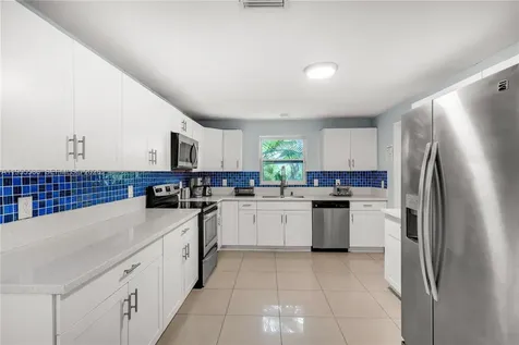 80 NW 40th Street Oakland Park FL 33309