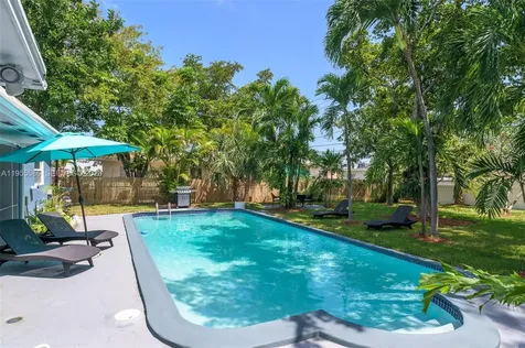 80 NW 40th Street Oakland Park FL 33309