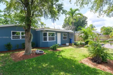 80 NW 40th Street Oakland Park FL 33309