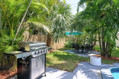 80 NW 40th Street Oakland Park FL 33309