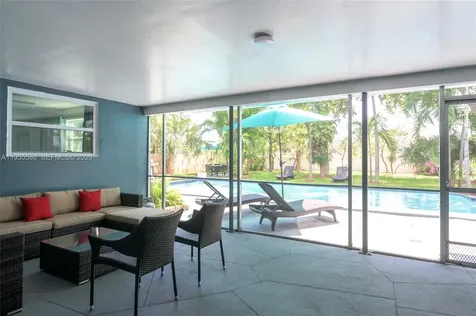 80 NW 40th Street Oakland Park FL 33309