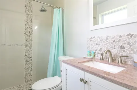 80 NW 40th Street Oakland Park FL 33309