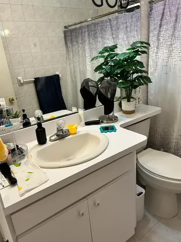 1560 W 46th Street Hialeah FL 33012
