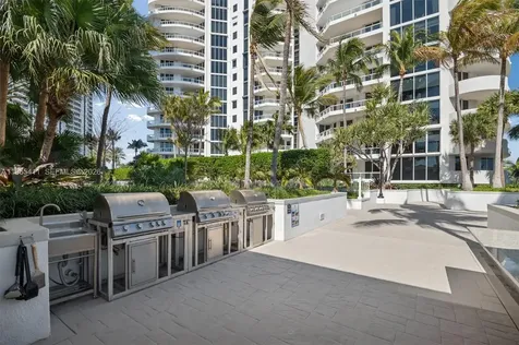 21200 Point Place Aventura FL 33180