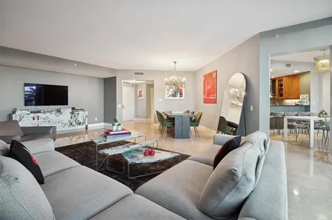 21200 Point Place Aventura FL 33180