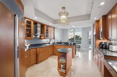 21200 Point Place Aventura FL 33180