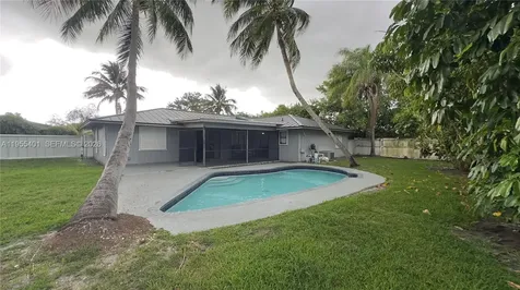 323 W Canterbury Drive W Riviera Beach FL 33407