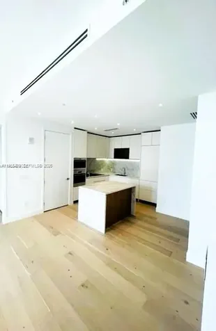 304 Ocean Drive Miami Beach FL 33139