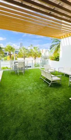 304 Ocean Drive Miami Beach FL 33139