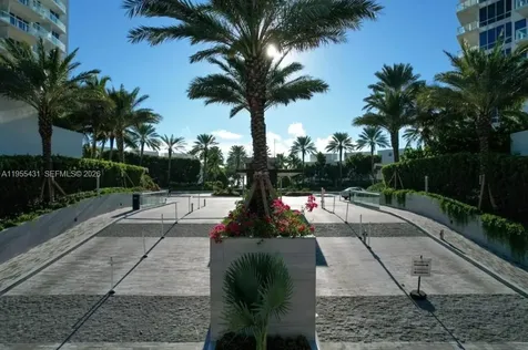 50 S Pointe Drive Miami Beach FL 33139