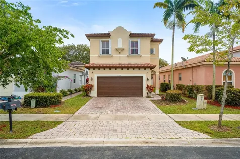 1097 NE 40th Road Homestead FL 33033