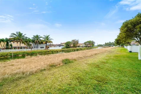 1097 NE 40th Road Homestead FL 33033