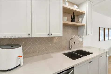 2200 Diana Drive Hallandale Beach FL 33009