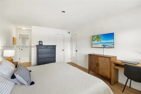 2200 Diana Drive Hallandale Beach FL 33009