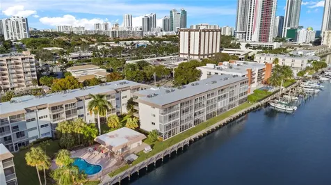 2200 Diana Drive Hallandale Beach FL 33009