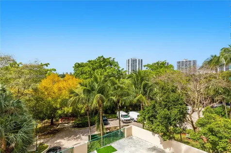 20000 E Country Club Drive Aventura FL 33180