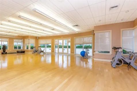 20000 E Country Club Drive Aventura FL 33180