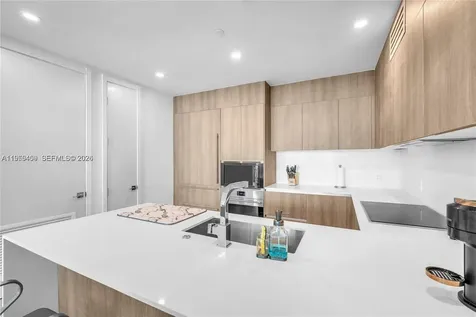 17550 Collins Avenue Sunny Isles Beach FL 33160