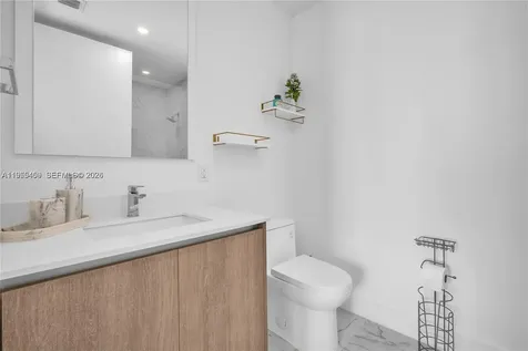 17550 Collins Avenue Sunny Isles Beach FL 33160