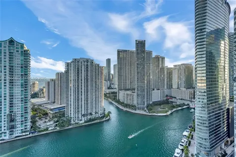 325 S Biscayne Bl Miami FL 33131