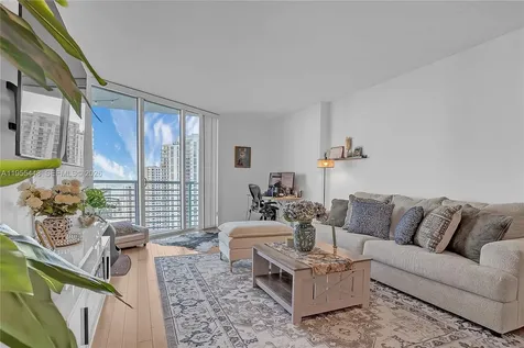 325 S Biscayne Bl Miami FL 33131