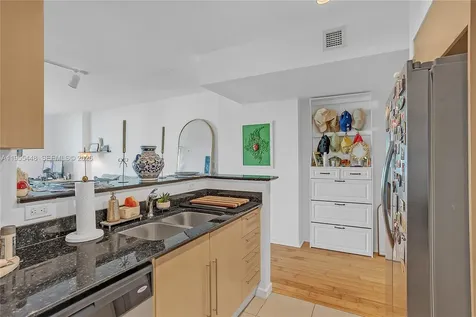 325 S Biscayne Bl Miami FL 33131
