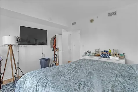 325 S Biscayne Bl Miami FL 33131