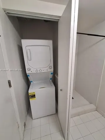 690 SW 1 Court Miami FL 33130