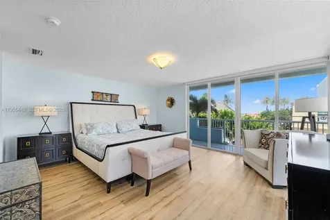 311 N Surf Road Hollywood FL 33019