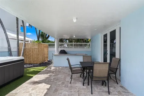 311 N Surf Road Hollywood FL 33019