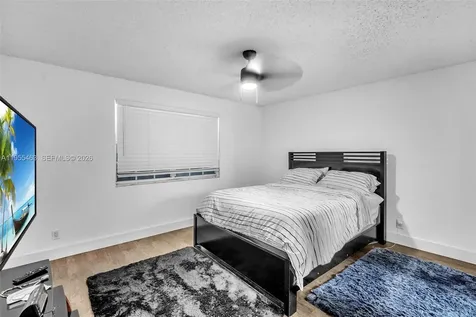 8606 SW 3rd Street Pembroke Pines FL 33025