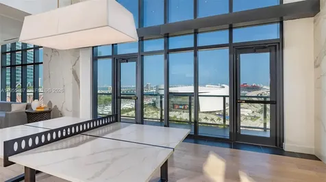 650 NE 2nd Avenue Miami FL 33132