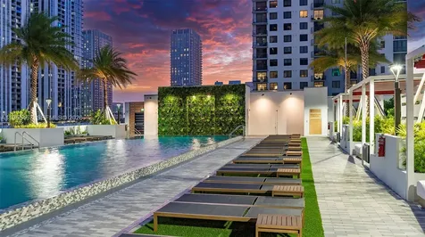 650 NE 2nd Avenue Miami FL 33132