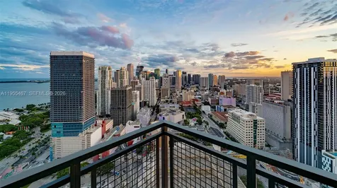 650 NE 2nd Avenue Miami FL 33132