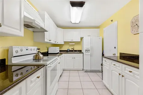 6039 Collins Avenue Miami Beach FL 33140