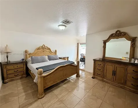 2865 Begonia Way Cooper City FL 33026