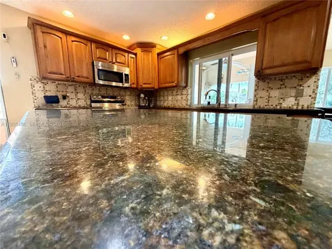 2865 Begonia Way Cooper City FL 33026