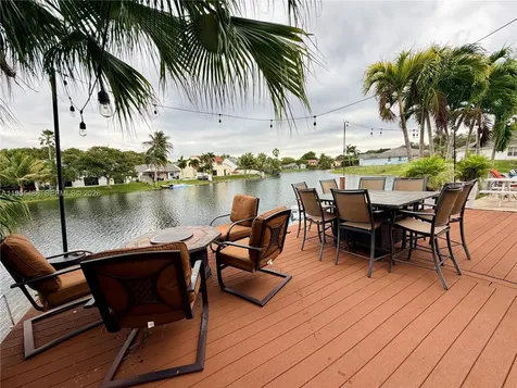 2865 Begonia Way Cooper City FL 33026