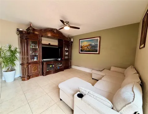 2865 Begonia Way Cooper City FL 33026
