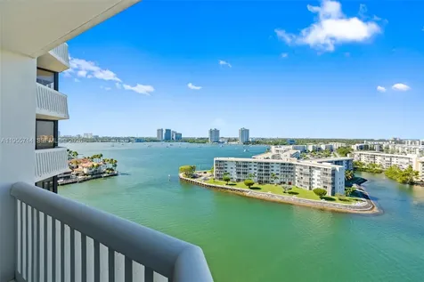1000 W Island Boulevard Aventura FL 33160