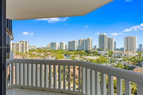 1000 W Island Boulevard Aventura FL 33160